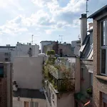 Beautiful Love Nest Near The Seine