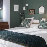 Beautiful Love Nest Near The Seine